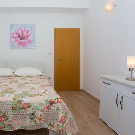 Apartments Dundic Makarska Bagian luar foto