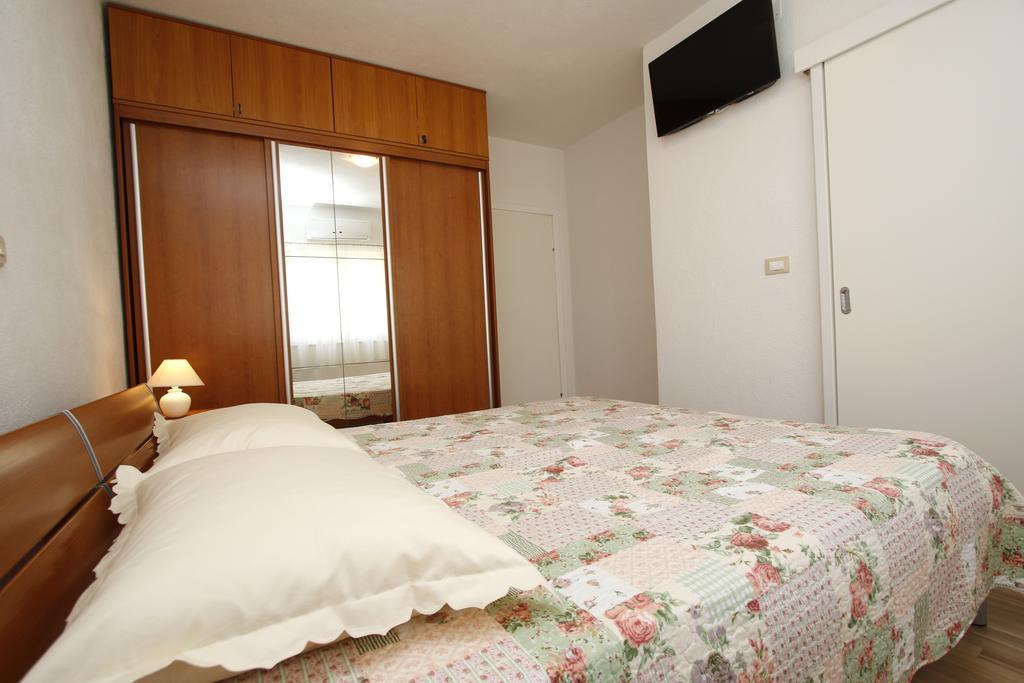 Apartments Dundic Makarska Bagian luar foto