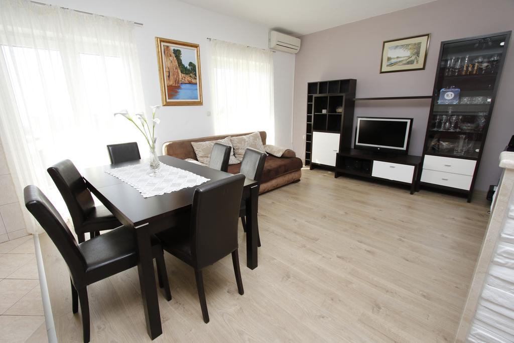 Apartments Dundic Makarska Bagian luar foto