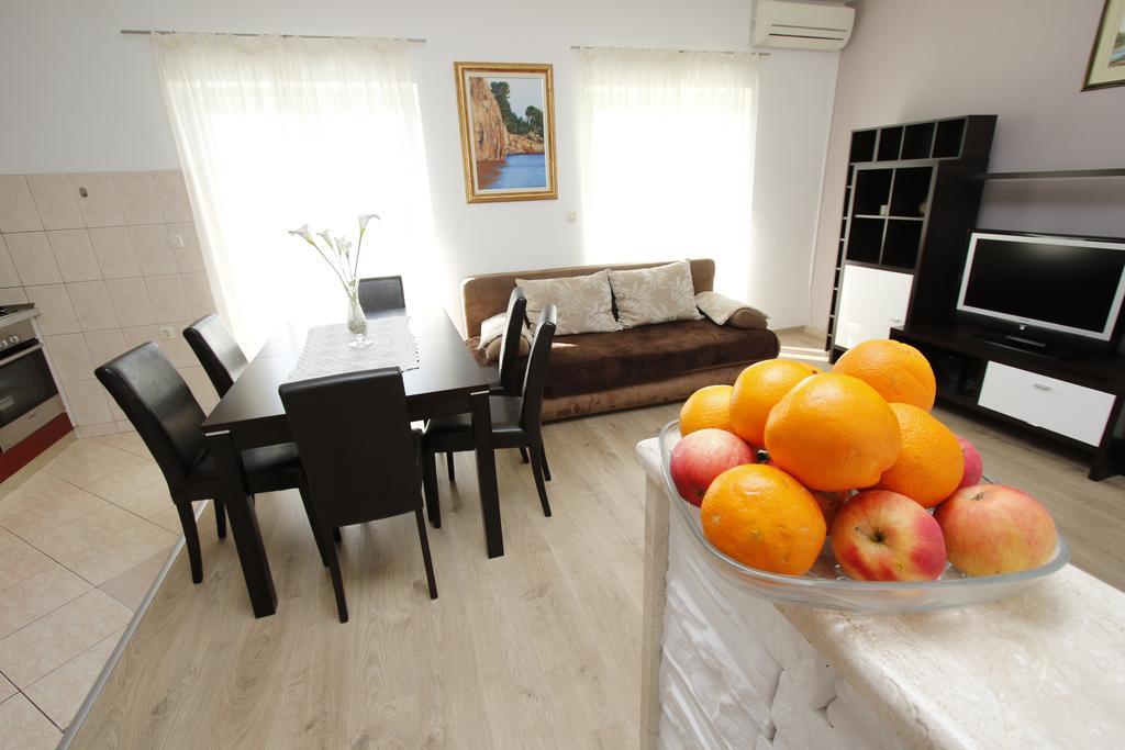 Apartments Dundic Makarska Bagian luar foto
