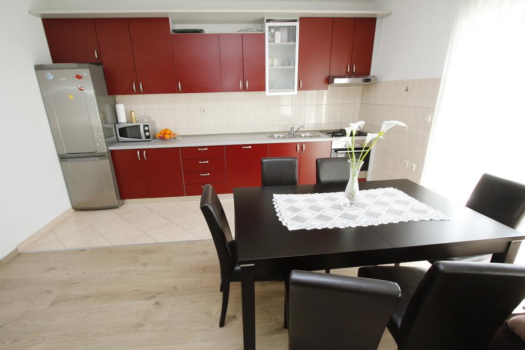 Apartments Dundic Makarska Bagian luar foto