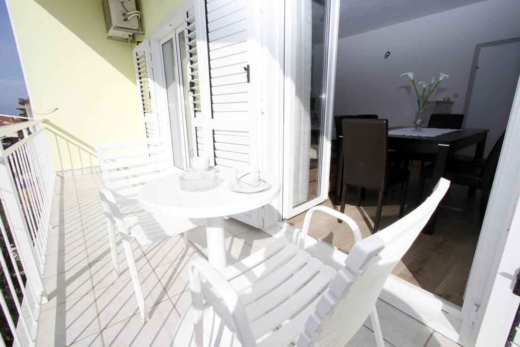 Apartments Dundic Makarska Bagian luar foto